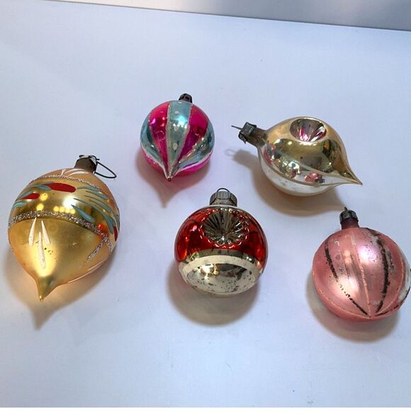 Vintage Christmas ornaments, indented Christmas balls; 10 vintage balls; pretty - Picture 3 of 7